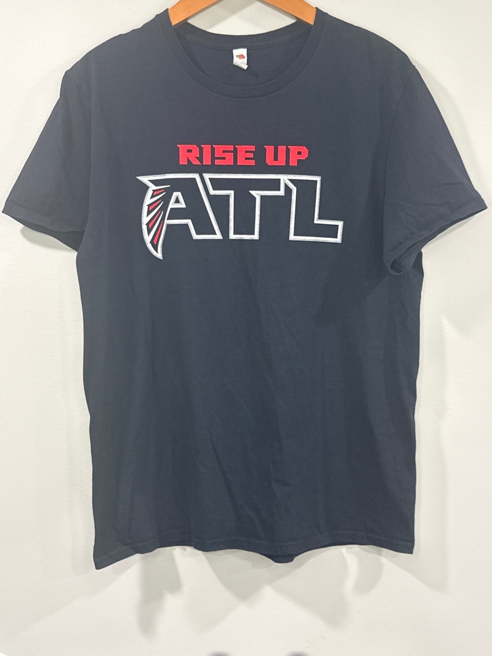Fruit of the Loom Mens Atlanta Falcons Black 'Rise Up ATL' Graphic Tee Size L